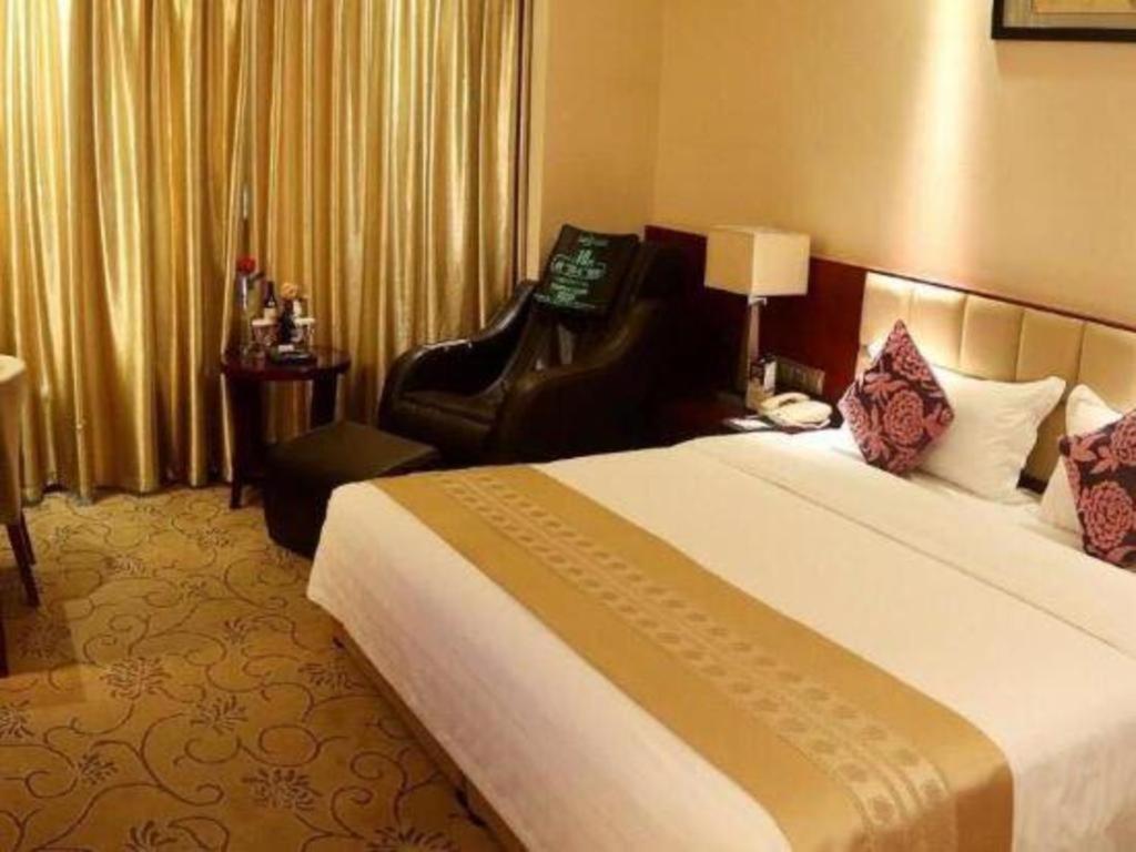 Chengdu Yinsheng International Hotel Supoqiao Экстерьер фото