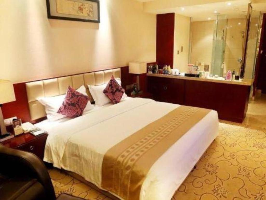 Chengdu Yinsheng International Hotel Supoqiao Экстерьер фото