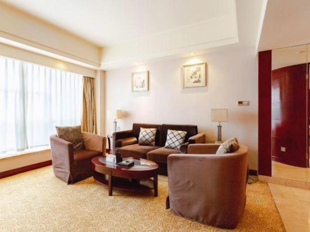 Chengdu Yinsheng International Hotel Supoqiao Экстерьер фото