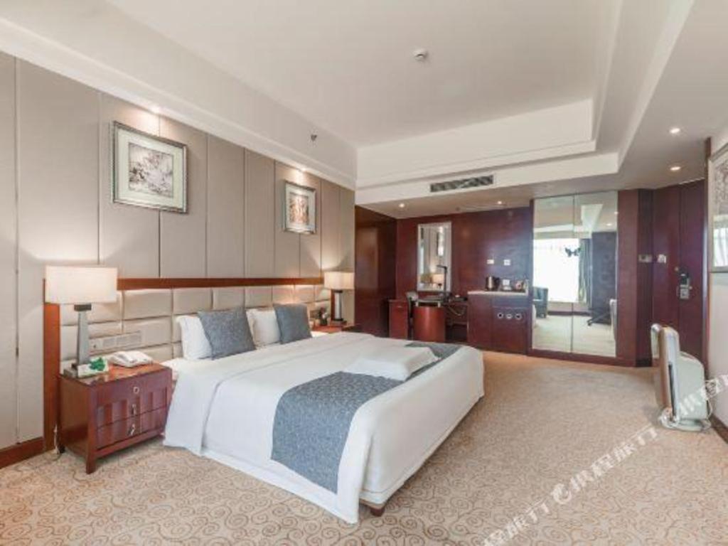 Chengdu Yinsheng International Hotel Supoqiao Экстерьер фото