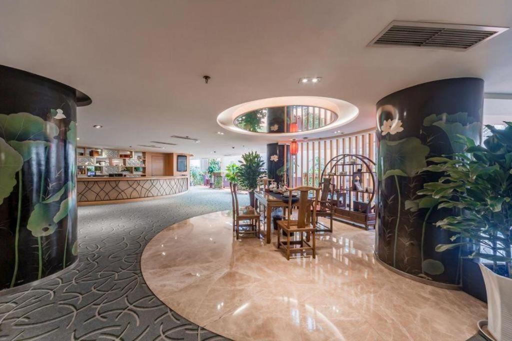 Chengdu Yinsheng International Hotel Supoqiao Экстерьер фото
