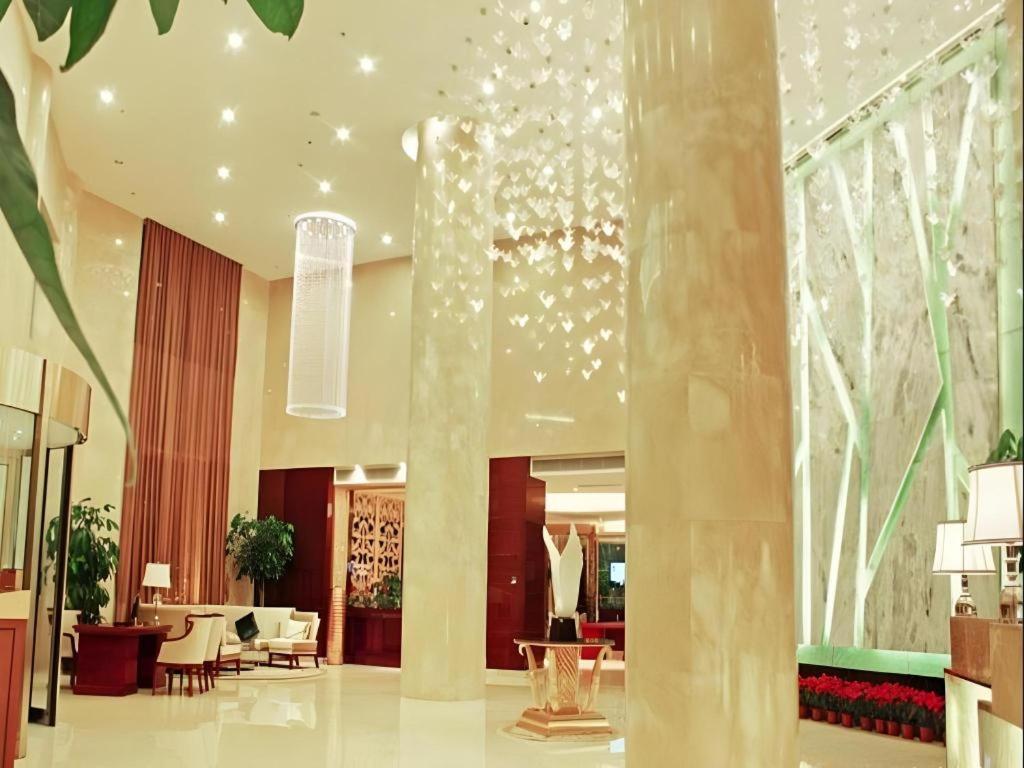 Chengdu Yinsheng International Hotel Supoqiao Экстерьер фото