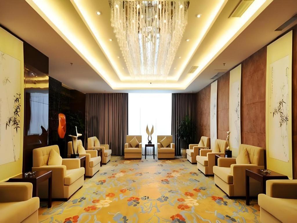Chengdu Yinsheng International Hotel Supoqiao Экстерьер фото
