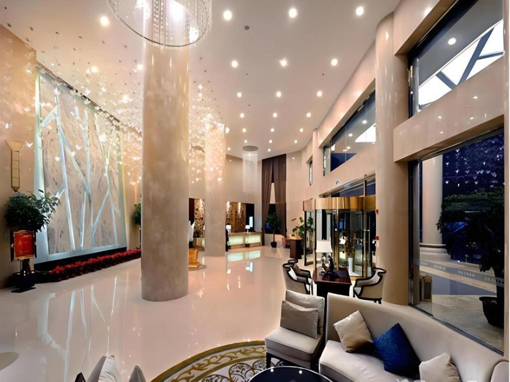 Chengdu Yinsheng International Hotel Supoqiao Экстерьер фото
