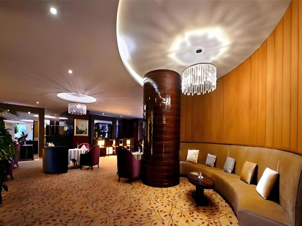 Chengdu Yinsheng International Hotel Supoqiao Экстерьер фото