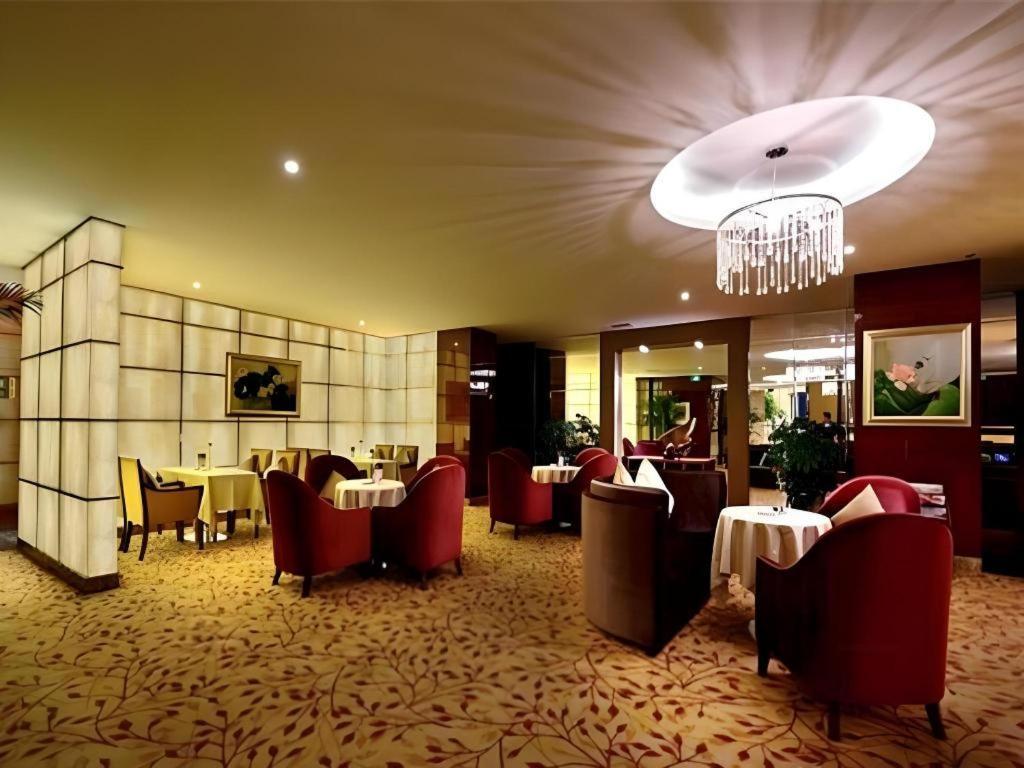 Chengdu Yinsheng International Hotel Supoqiao Экстерьер фото